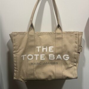Like New Marc Jacob’s The Tote Bag